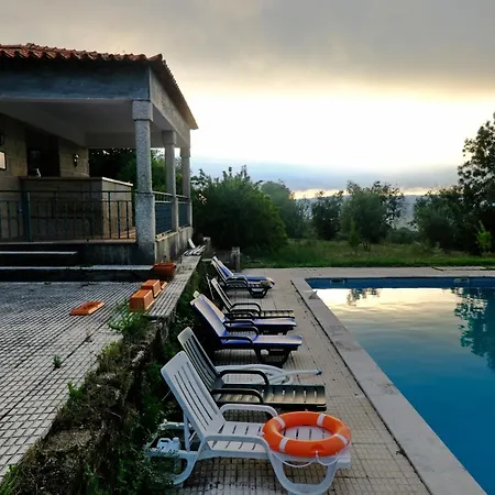 Rustic Terrace2 Bedrooms Hébergement de vacances