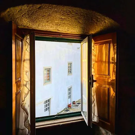 Rustic Terrace2 Bedrooms Hébergement de vacances Mesquitela