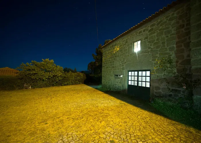 Rustic Terrace2 Bedrooms Hébergement de vacances Mesquitela