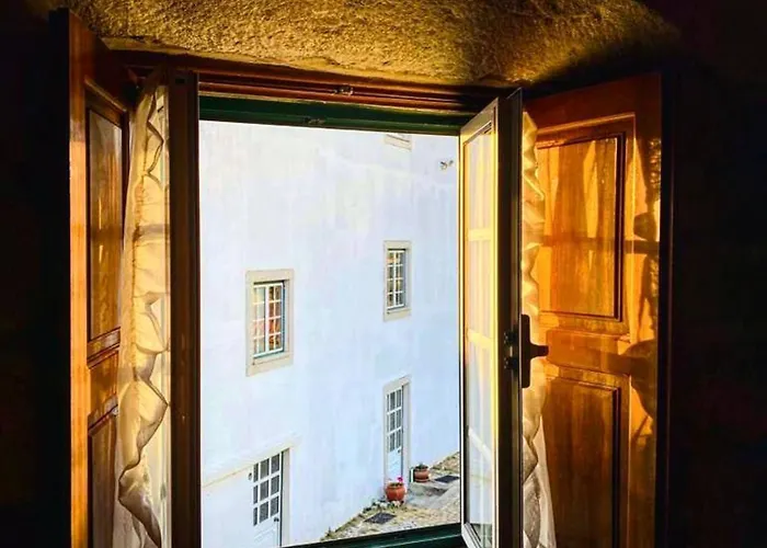 Rustic Terrace2 Bedrooms Hébergement de vacances Mesquitela